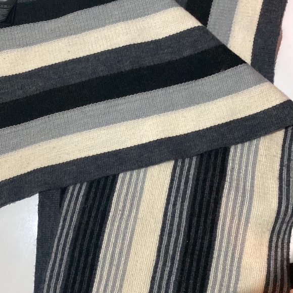 Scarf - Picture 3 of 3